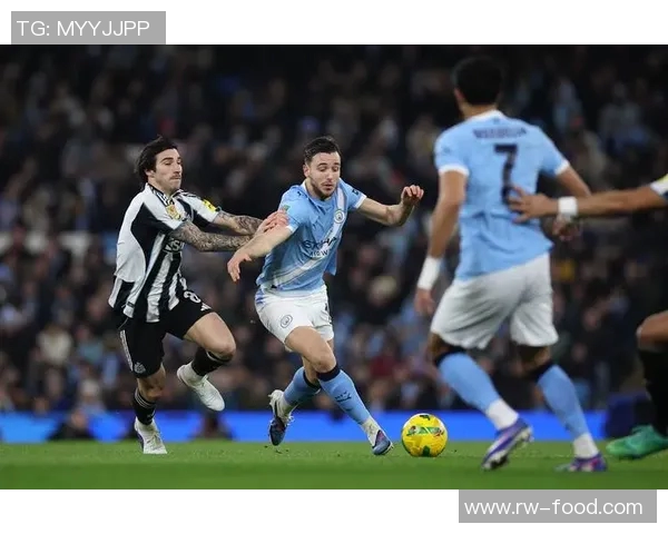 英格兰足球超级联赛最新动态解析及球队竞技表现全面分析